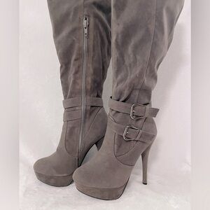 Women’s Platform Boots, Grey, Size 6.5